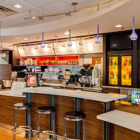 ホテル コートヤード シカゴ シャンバーグ/ウッドフィールド モール エクステリア 写真